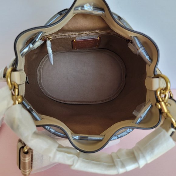 COACH Field Bucket Bag in Signature Jacquard & Leather –Stone Ivory ⭐ - Picture 14 of 16